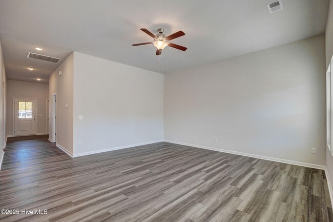 Building Photo - 3133 Burberry Ln SW