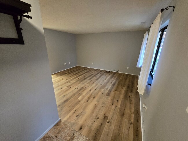 Foto del edificio - 26640 Lake of the Falls Blvd