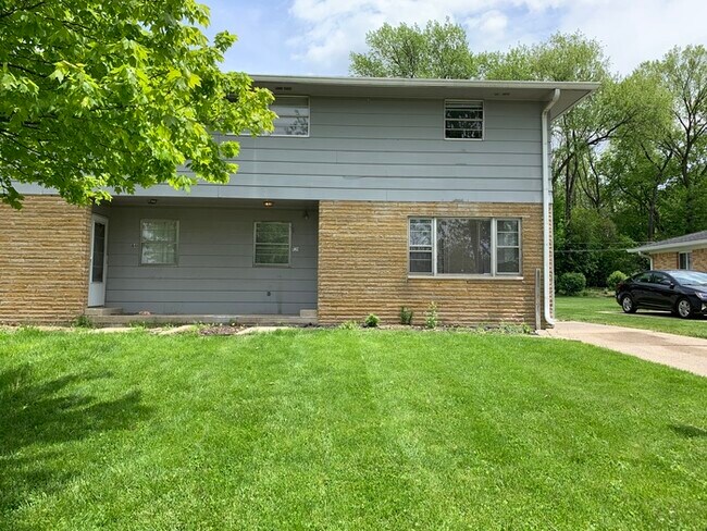 Foto del edificio - Charming Duplex in Greenwood!