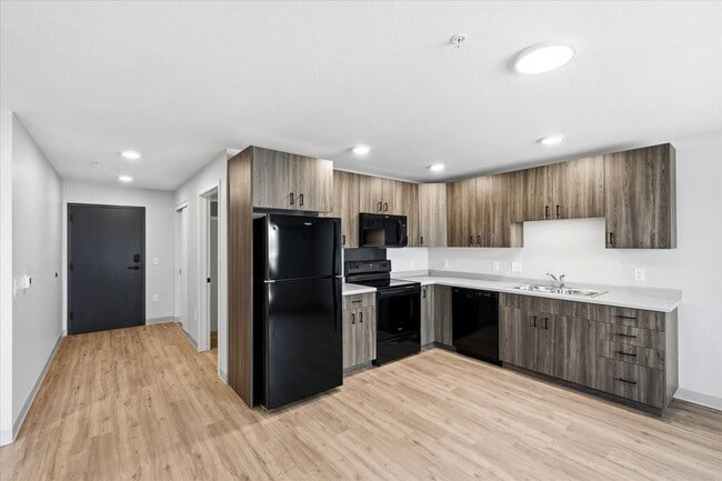 Interior Photo - Snelling Yards