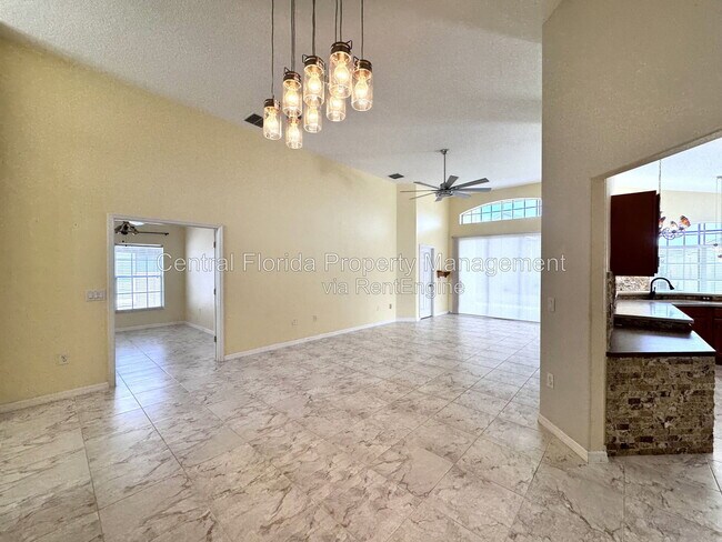 Foto del edificio - 140 Moss Ln