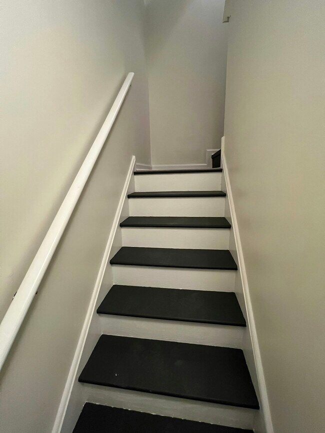 Building Photo - 5602 Drawbridge Ct