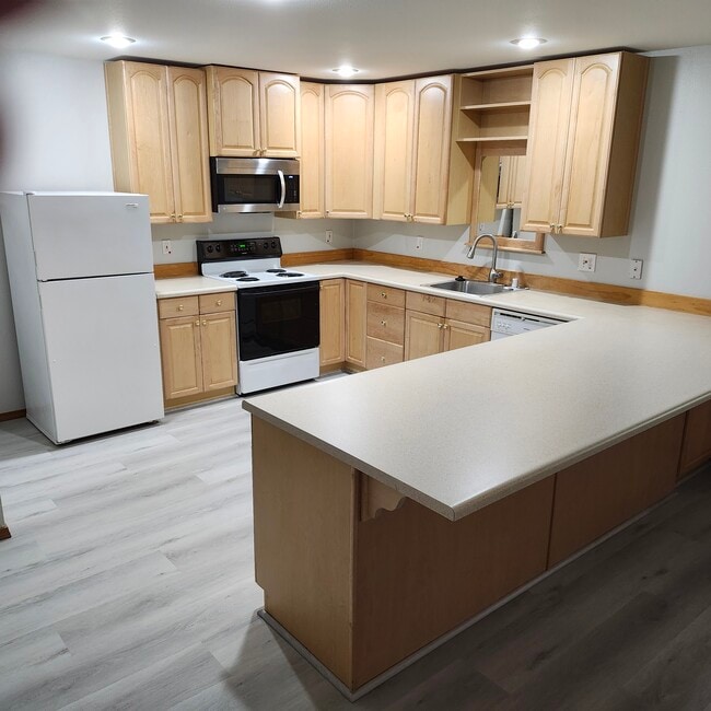 Building Photo - 9200 SE 53rd Pl
