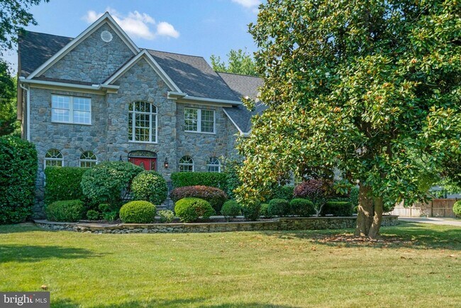 Building Photo - 2504 Sherwood Hall Ln