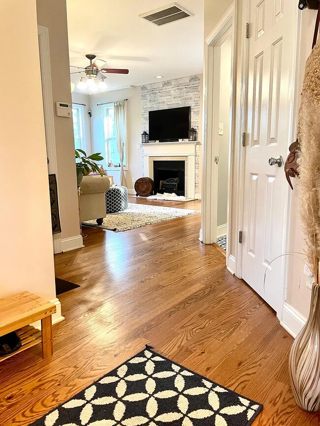 Foto del edificio - 5312 Kemmont Dr