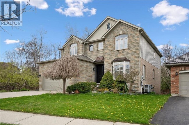 Building Photo - 872 Creekside Dr