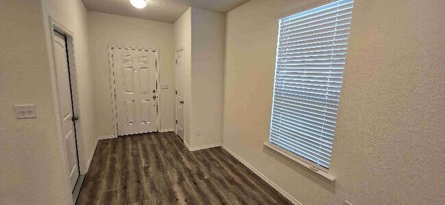 Foto del edificio - 131 Laurel Grace Ln