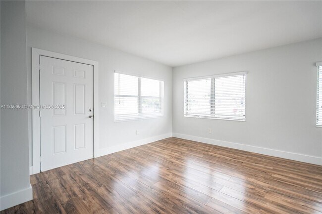 Foto del edificio - 460 NE 82nd Terrace