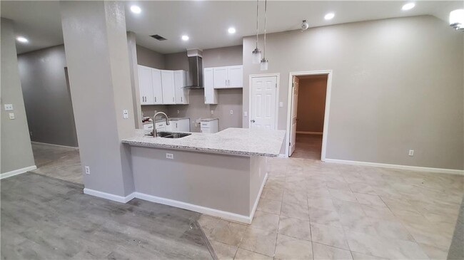 Building Photo - 13719 Greinert Dr
