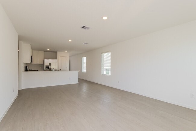 Building Photo - 613 Craven St