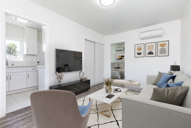 Building Photo - 2632 Arvia St Los Angeles, CA 90065