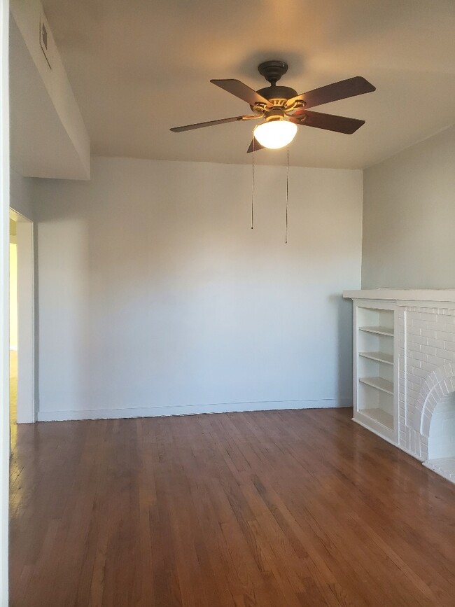 Foto del edificio - 3303 W Potomac Ave