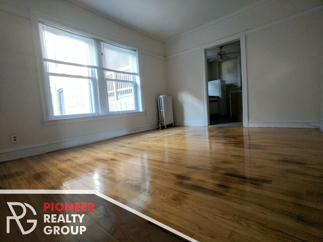 Foto del edificio - 5208 N Damen Ave