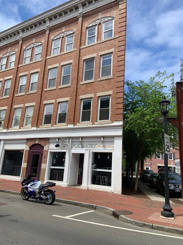 Primary Photo - 131 Washington St