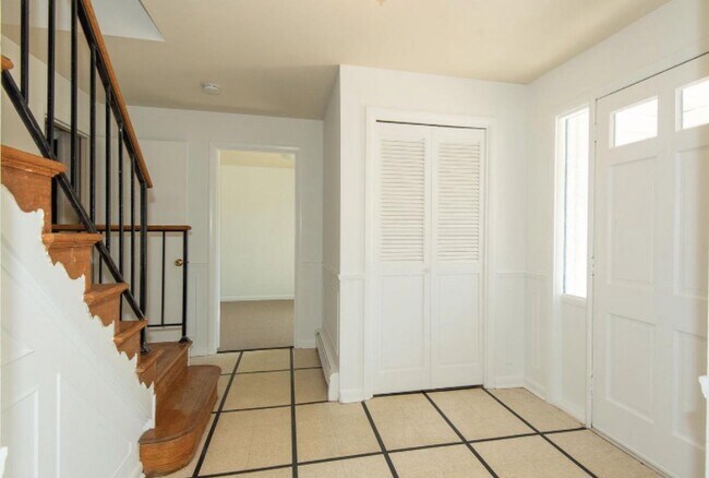 Gracious Entry Foyer - 12004 Green Ct