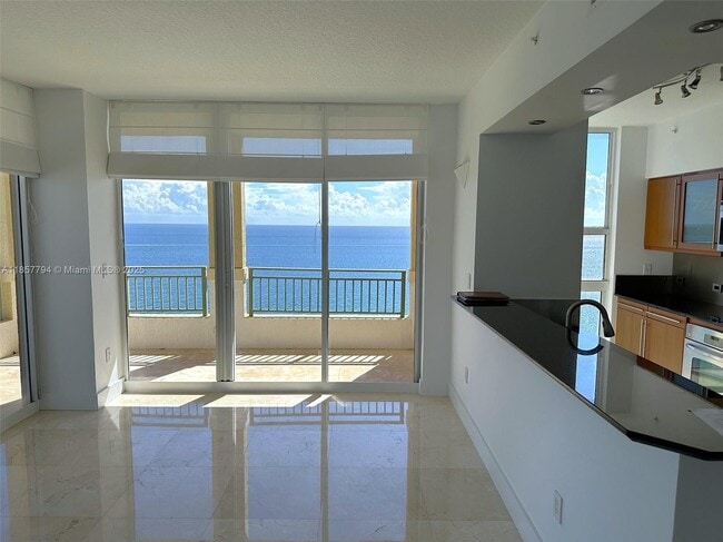 Foto del edificio - 2080 S Ocean Dr