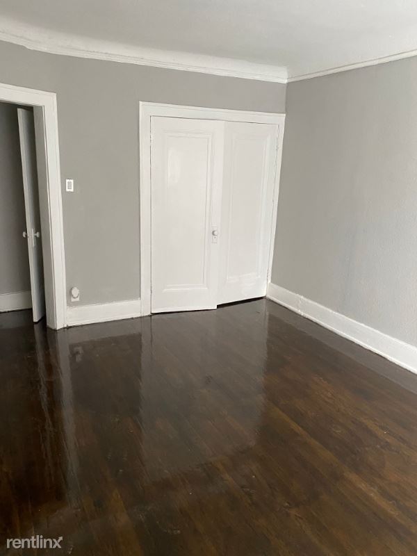 Building Photo - 15395 Linwood St