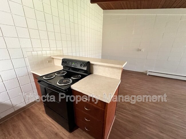 Building Photo - 608A Parker Street