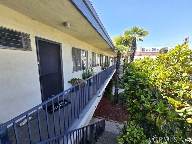 Building Photo - 123 W Lomita Ave