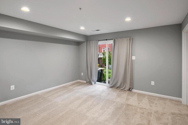 Building Photo - 708 Apple Orchard Dr