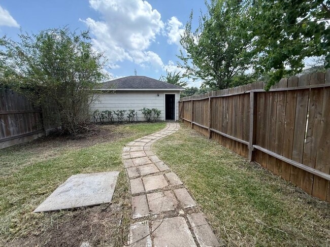 Building Photo - 16835 Libson Falls Dr