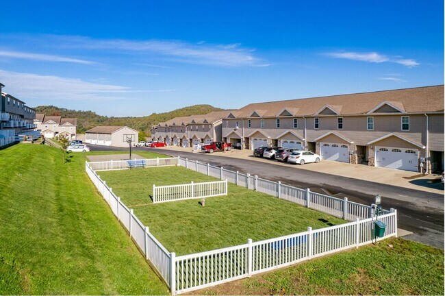 Interior Photo - Graycliff Luxury Townhomes