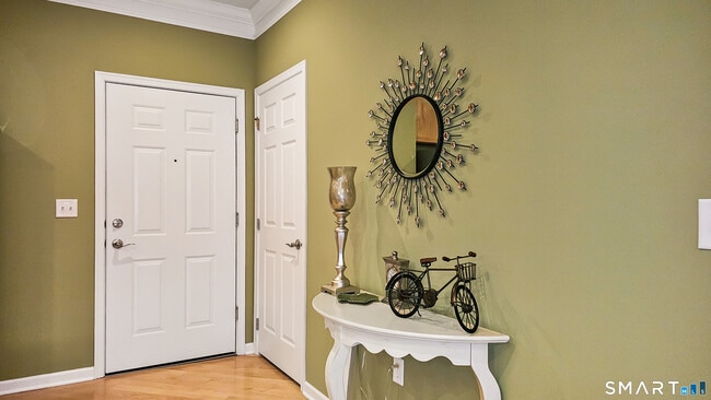 Building Photo - 203 Center Meadow Ln