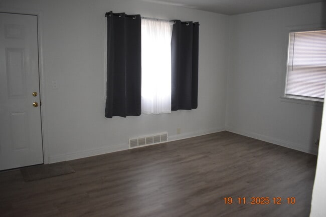 Foto del edificio - 5321 Pratt St