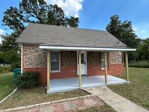 Building Photo - 221 C St