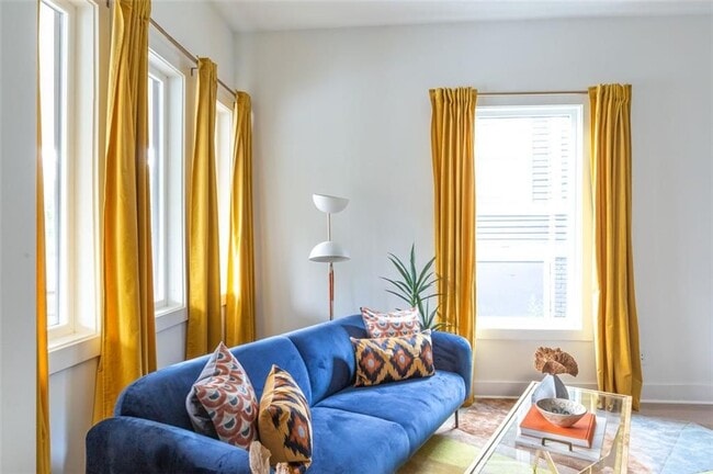 Foto del edificio - 724 Charles Allen Dr NE