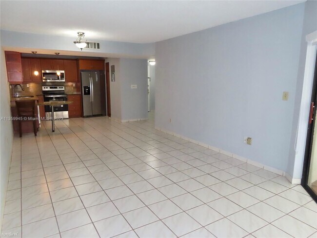 Building Photo - 2 br, 2 bath House - 8811 SW 132nd Pl Apt ...