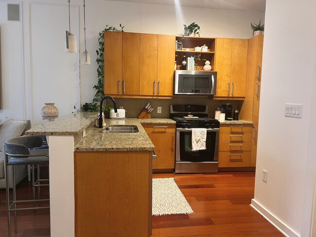 Kitchen - 870 Inman Village Pky NE