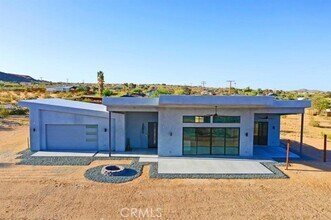 Building Photo - 4853 Avenida Del Sol