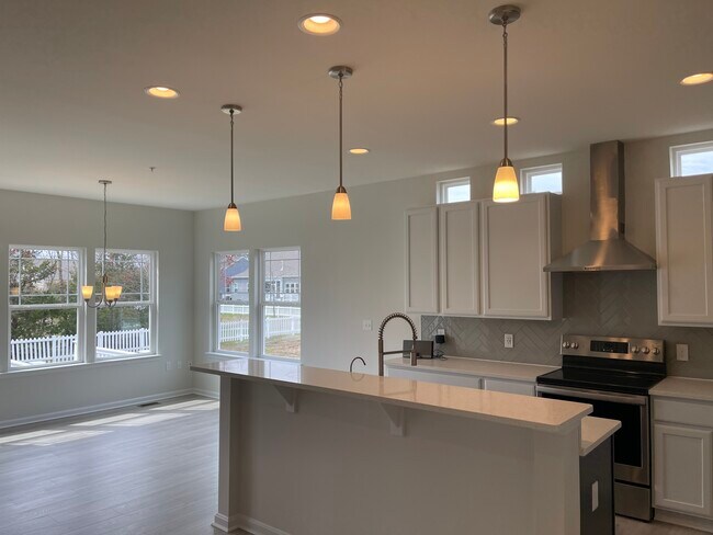 Building Photo - 5657 Trafalgar Cir