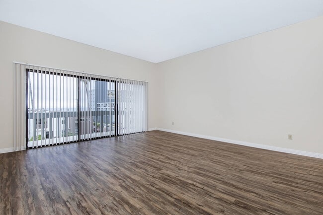 Building Photo - Riviera Vista Apartments