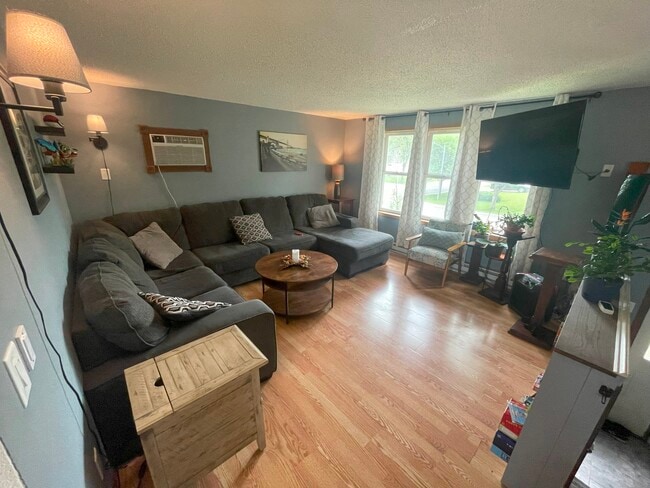 Building Photo - 2923 Heatherwood Cir S
