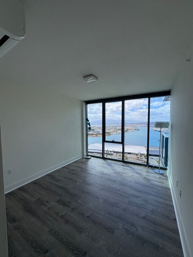 Building Photo - Luxury Fully Furnished Condo at The Collection – Live in the Heart of Kakaako!
