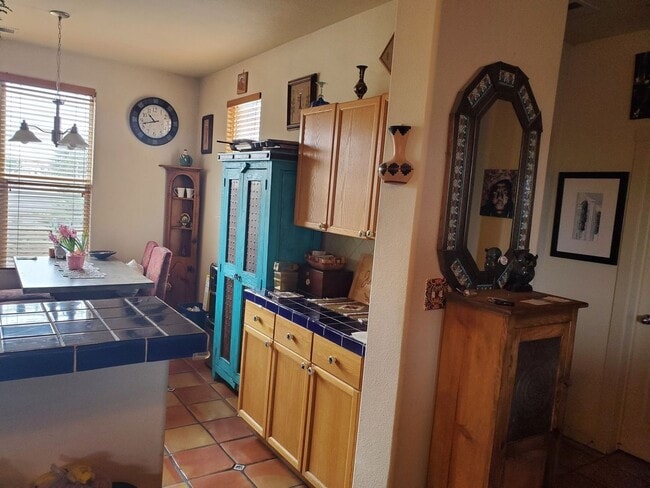 Building Photo - 2 Bedroom Single Family Home in Santa Fe