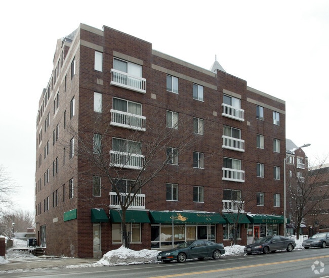 Building Photo - Bay Square