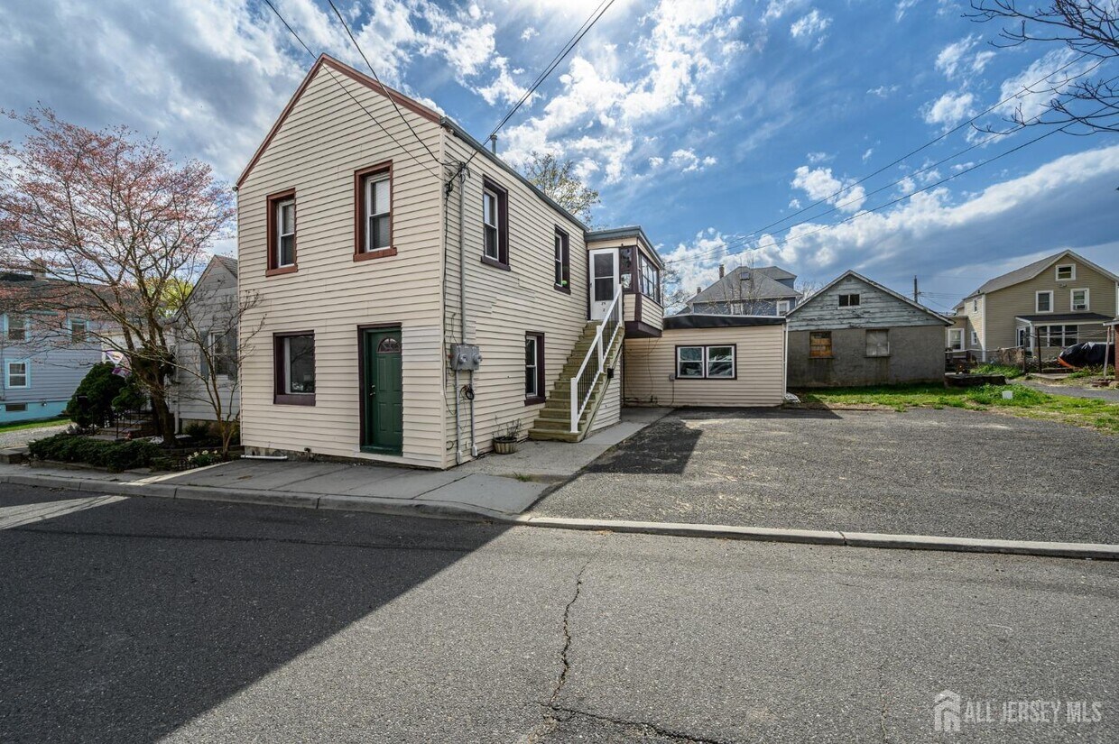 Primary Photo - 29 Smith St