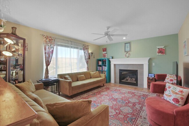 Building Photo - Move-in ready 4BR/3.5BA in Rock Creek - EV...