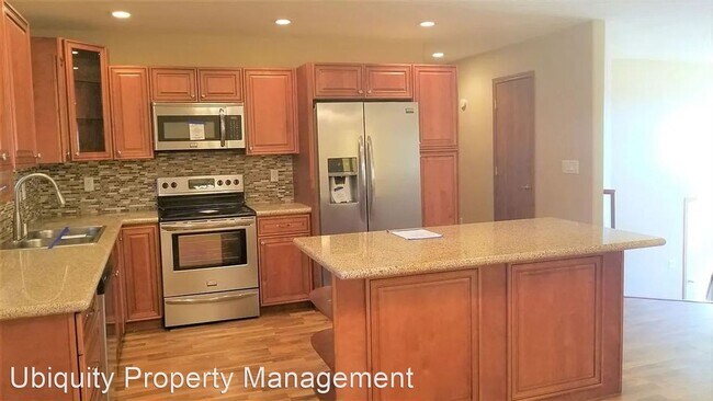 Building Photo - 4 br, 2.5 bath House - 510 16th Street SW