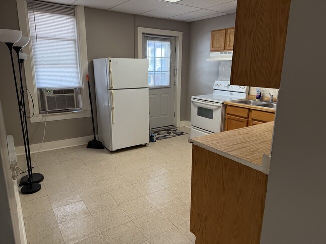 Building Photo - 120 N Meridian St