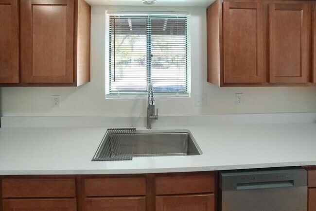Building Photo - Beautifully remodeled through out with bright spacious open feeling!