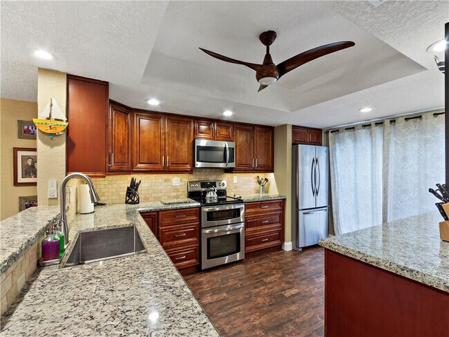 Foto del edificio - 65 Deer Creek Rd