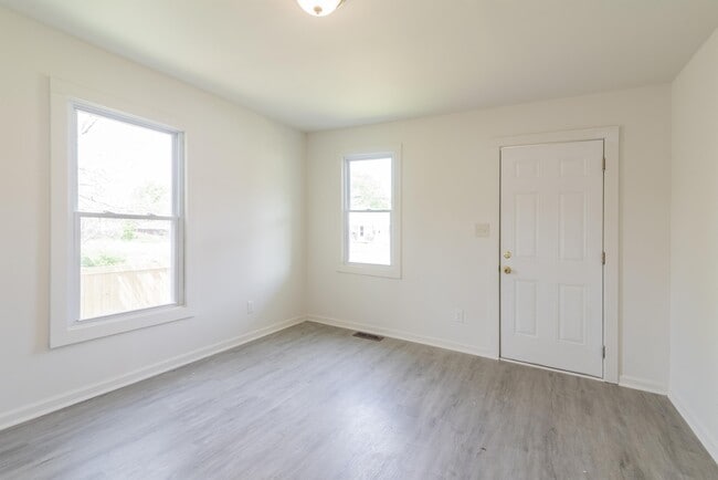 Building Photo - 4513 Willard St