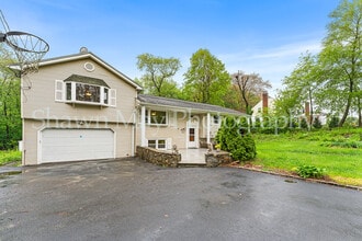 Building Photo - 32 Chatfield Dr