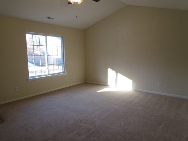 Foto del edificio - 24810 Talladega Rd