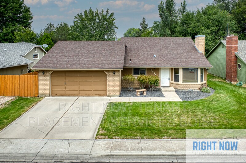 Primary Photo - 5546 W Clearview Ct