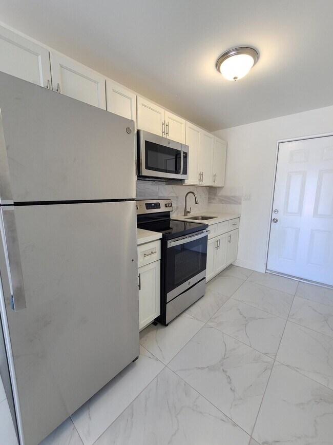 Foto del edificio - 933 W 7th St